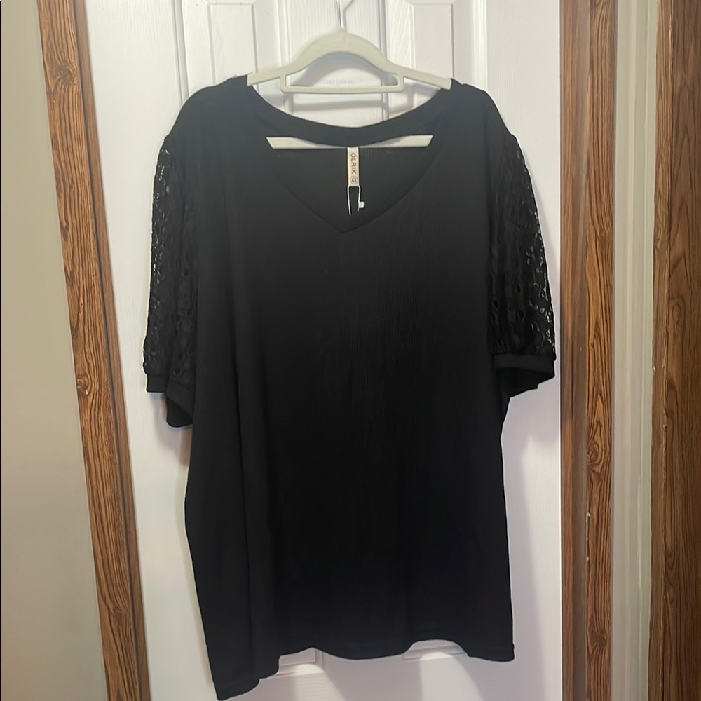 Olrik Black Waffle Knit  Blouse with Lace Short Sleeves 4X NWT